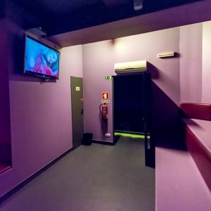 A zona de Cinema transmite filmes XXX e conteúdos adultos que agradam os mais exigentes.